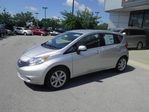 Photo of a 2014-2019 Nissan Versa Note in Brilliant Silver Metallic (paint color code K23)