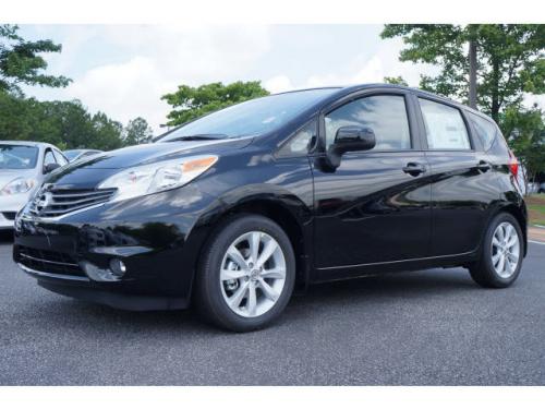 Photo of a 2014-2019 Nissan Versa Note in Super Black (paint color code KH3)