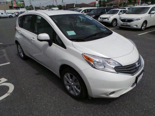 Photo of a 2014-2019 Nissan Versa Note in Aspen White Tricoat (paint color code QAC)