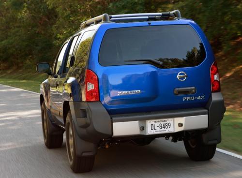 Photo of a 2012-2015 Nissan Xterra in Metallic Blue (paint color code B17)