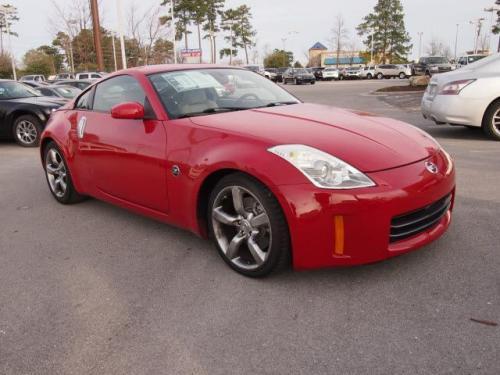 Photo of a 2003-2007 Nissan Z in Redline (paint color code AX6)