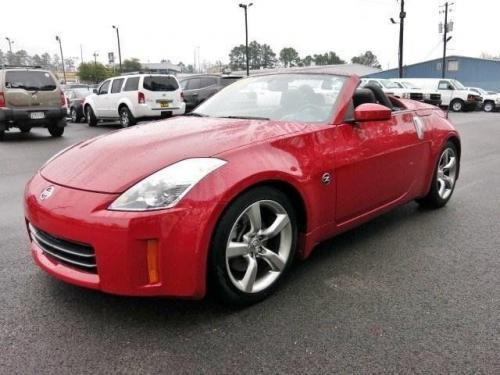 Photo of a 2003-2007 Nissan Z in Redline (paint color code AX6)