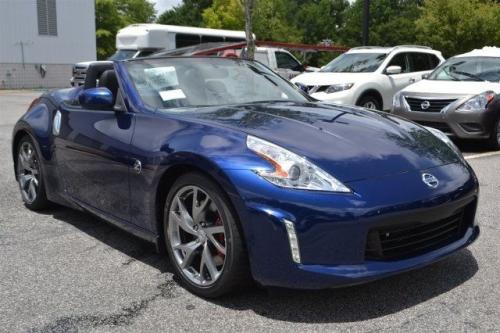 Photo of a 2016-2020 Nissan Z in Deep Blue Pearl (paint color code RAY)