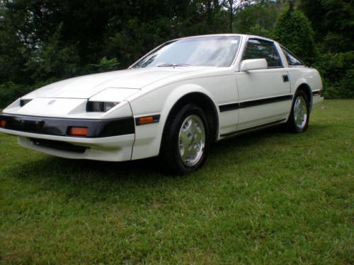 Photo of a 1984-1985 Nissan Z in Mint White (paint color code 002)