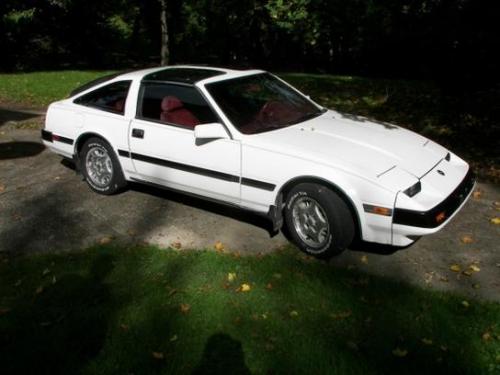 Photo of a 1984-1985 Nissan Z in Mint White (paint color code 002)