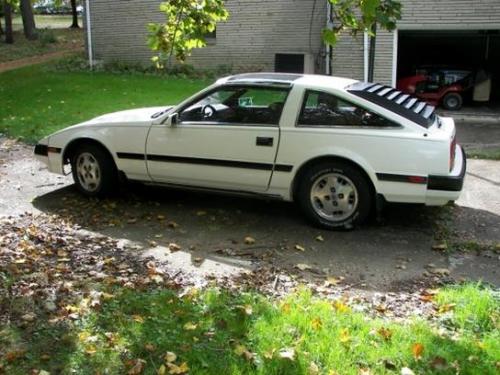 Photo of a 1984-1985 Nissan Z in Mint White (paint color code 002)