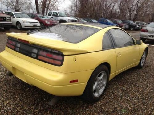 Photo of a 1990-1991 Nissan Z in Yellow Pearlglow (paint color code EH7)