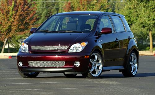 Photo of a 2004-2005 Scion xA in Black Cherry Pearl (paint color code 3P2)