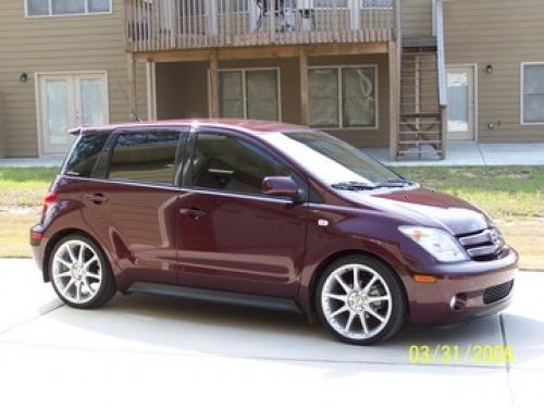 Photo of a 2004-2005 Scion xA in Black Cherry Pearl (paint color code 3P2)