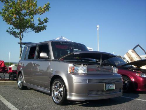 Photo of a 2006 Scion xB in Thunder Cloud Metallic (paint color code 1D2)