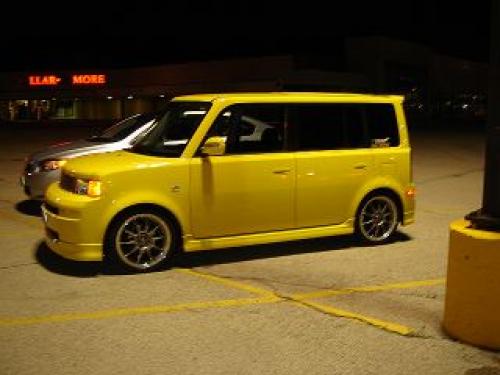 Photo of a 2005 Scion xB in Solar Yellow (paint color code 576)