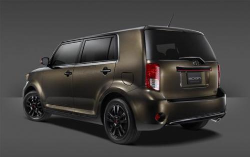 Photo of a 2015 Scion xB in Cocoa Bean Metallic (paint color code 4U5)