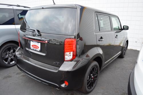 Photo of a 2015 Scion xB in Cocoa Bean Metallic (paint color code 4U5)