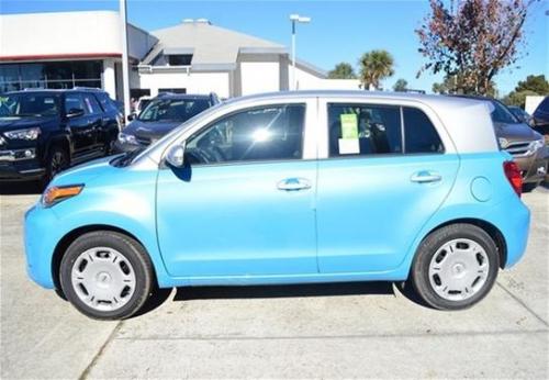 Photo of a 2014 Scion xD in Classic Silver Metallic on Sparkling Sea (paint color code 2MA)