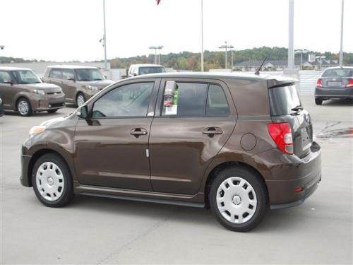 Photo of a 2011 Scion xD in xPresso (paint color code 4T7)