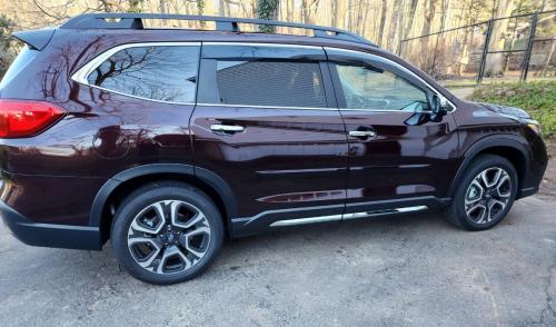 Photo of a 2023-2025 Subaru Ascent in Dark Mahogany Pearl (paint color code XAU)