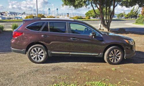 Photo of a 2017 Subaru Legacy in Brilliant Brown Pearl (paint color code C1S)