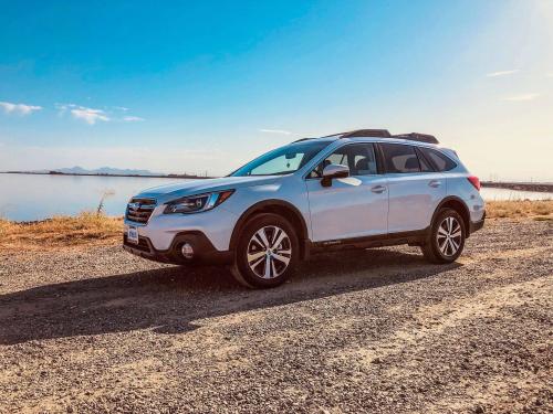 Photo of a 2015-2019 Subaru Legacy in Crystal White Pearl (paint color code K1X)