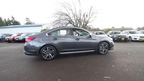 Photo of a 2018-2019 Subaru Legacy in Magnetite Gray Metallic (paint color code P8Y)