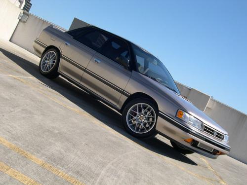 Photo of a 1990-1991 Subaru Legacy in Sandstone Metallic (paint color code 076)