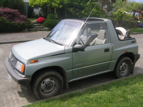 Photo of a 1989-1990 Suzuki Sidekick in Mist Green Metallic (paint color code 24T)