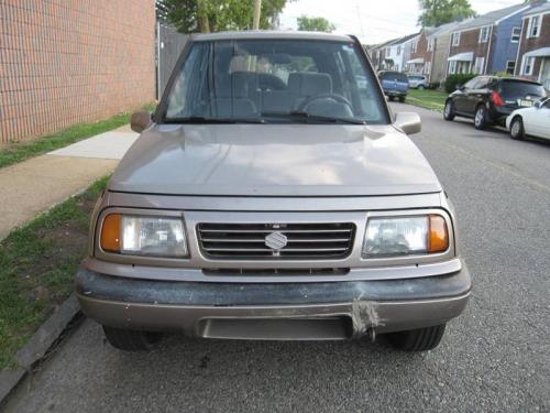 Photo of a 1995-1998 Suzuki Sidekick in Gray Sable Metallic (paint color code Y45)