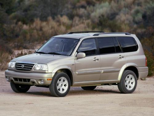 Photo of a 2001-2005 Suzuki XL-7 in Cool Beige Metallic (paint color code ZA4)