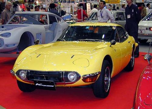 Photo of a 1967-1968 Toyota 2000GT in Bellatrix Yellow (paint color code T1429)