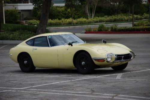 Photo of a 1967-1968 Toyota 2000GT in Bellatrix Yellow (paint color code T1429)