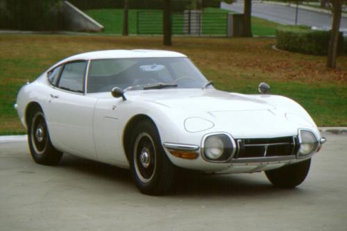 Photo of a 1967-1969 Toyota 2000GT in Pegasus White (paint color code T2309)