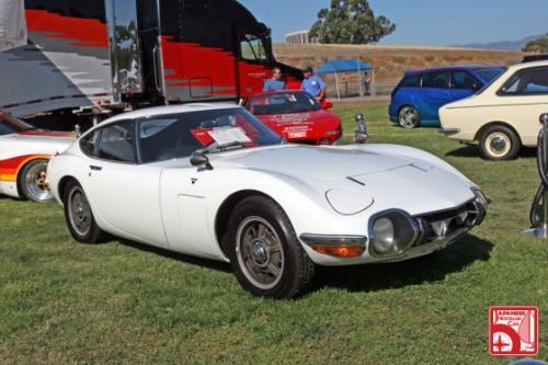 Photo of a 1967-1969 Toyota 2000GT in Pegasus White (paint color code T2309)