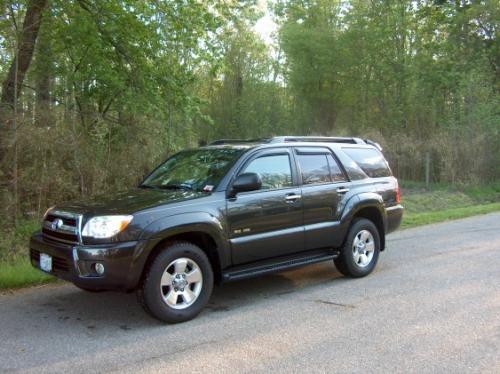 Photo of a 2006-2009 Toyota 4Runner in Shadow Mica (paint color code 1F4)