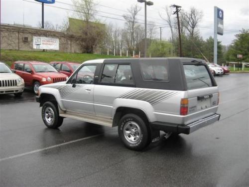 Photo of a 1986-1989 Toyota 4Runner in Silver Metallic (paint color code 147)