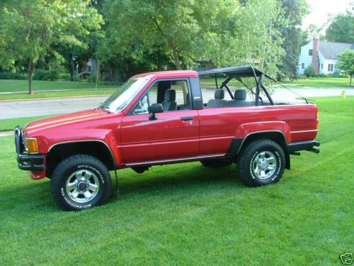 Photo of a 1986-1989 Toyota 4Runner in Red (paint color code 3D7)