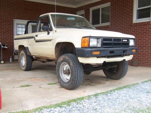 Photo of a 1984-1985 Toyota 4Runner in Creme (paint color code 557)