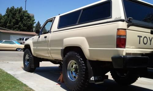 Photo of a 1984-1985 Toyota 4Runner in Creme (paint color code 557)