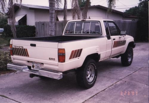 Photo of a 1984-1985 Toyota 4Runner in Creme (paint color code 557)