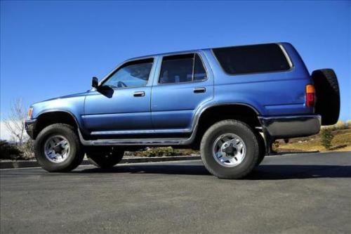 Photo of a 1991 Toyota 4Runner in Blue Metallic (paint color code 8D7)