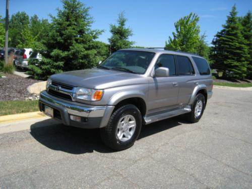 Photo of a 2002 Toyota 4Runner in Thunder Cloud Metallic (paint color code KG9)