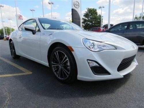 Photo of a 2013-2014 Toyota 86 in Whiteout (paint color code 37J)