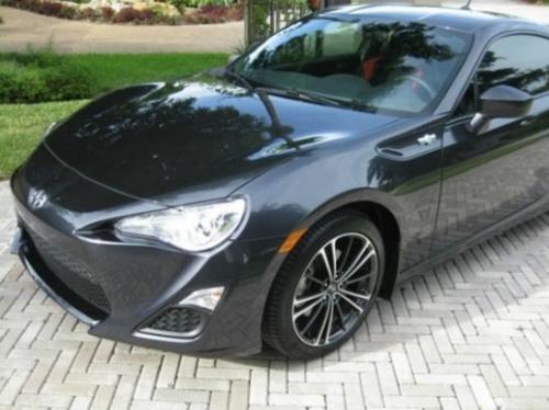 Photo of a 2013-2019 Toyota 86 in Asphalt (paint color code 61K)