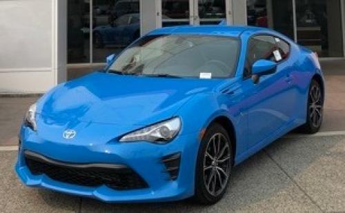 Photo of a 2019-2020 Toyota 86 in Neptune (paint color code DAR)