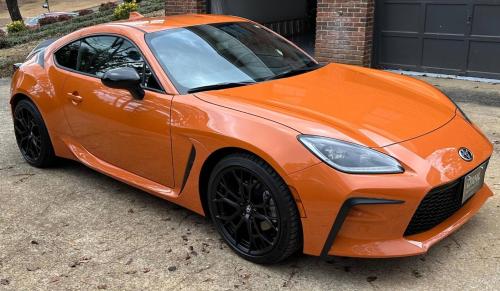 Photo of a 2023 Toyota 86 in Solar Shift (paint color code WCL)