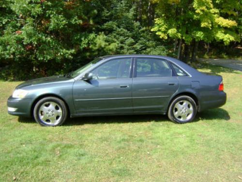 Photo of a 2003-2004 Toyota Avalon in Aspen Green Pearl (paint color code 6S7)