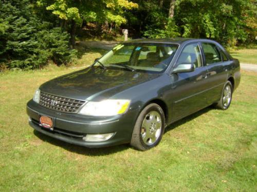 Photo of a 2003-2004 Toyota Avalon in Aspen Green Pearl (paint color code 6S7)