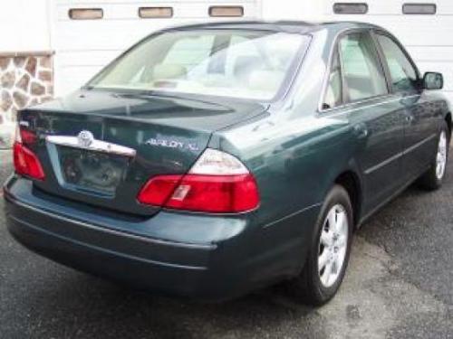 Photo of a 2003-2004 Toyota Avalon in Aspen Green Pearl (paint color code 6S7)