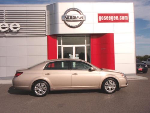 Photo of a 2009-2012 Toyota Avalon in Sandy Beach Metallic (paint color code 4T8)