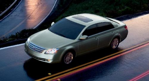 Photo of a 2005-2010 Toyota Avalon in Silver Pine Mica (paint color code 6U0)