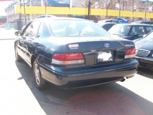 Photo of a 1997-1999 Toyota Avalon in Blue Velvet Pearl (paint color code 8L3)