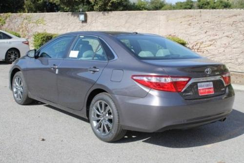 Photo of a 2015-2017 Toyota Camry in Predawn Gray Mica (paint color code 1H1)